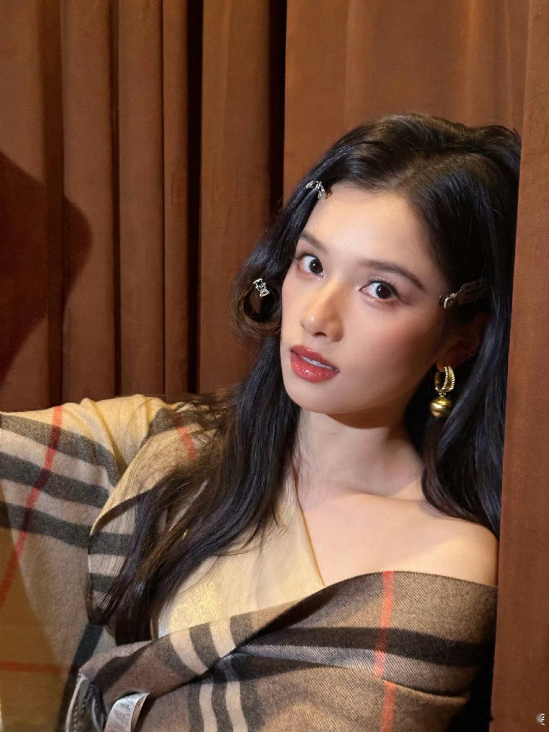 #张婧仪[超话]# 早呀婧仪 中秋快乐耶耶耶 ​