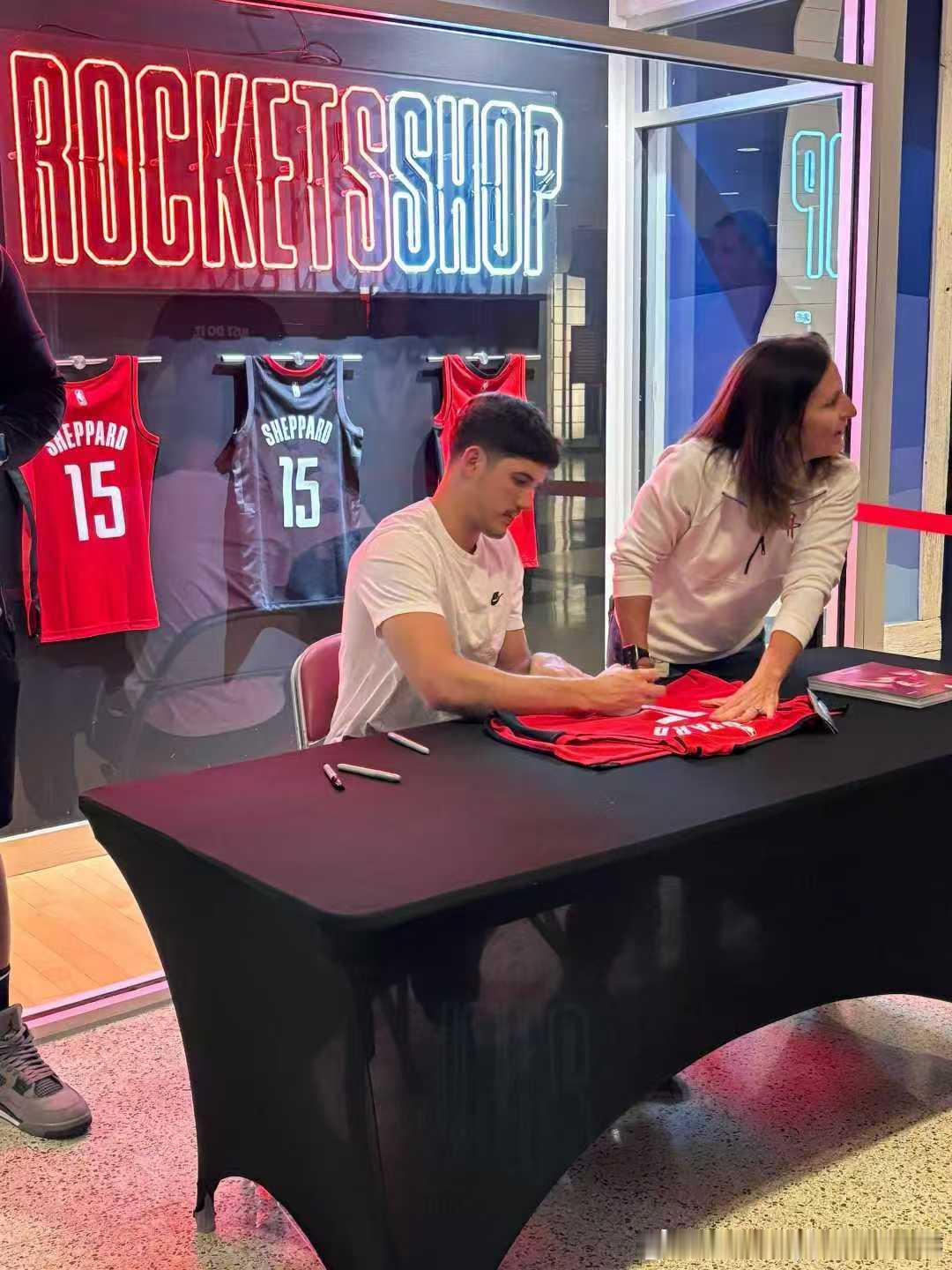 🗞️【NBA早报｜10月23日·周四】🔥 火箭话题继续登顶热搜！N...