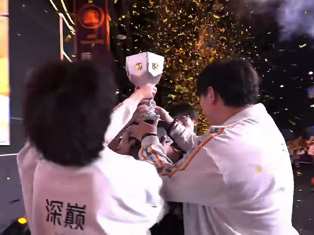 深巅巅峰对决mvp夏侯惇！情久4-3uugK甲夺冠