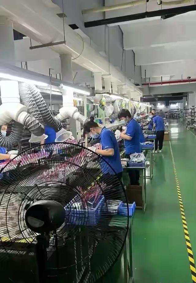 江西女工讨薪被怼只值1元1小时，厂方：你去告我，官方已介入调查