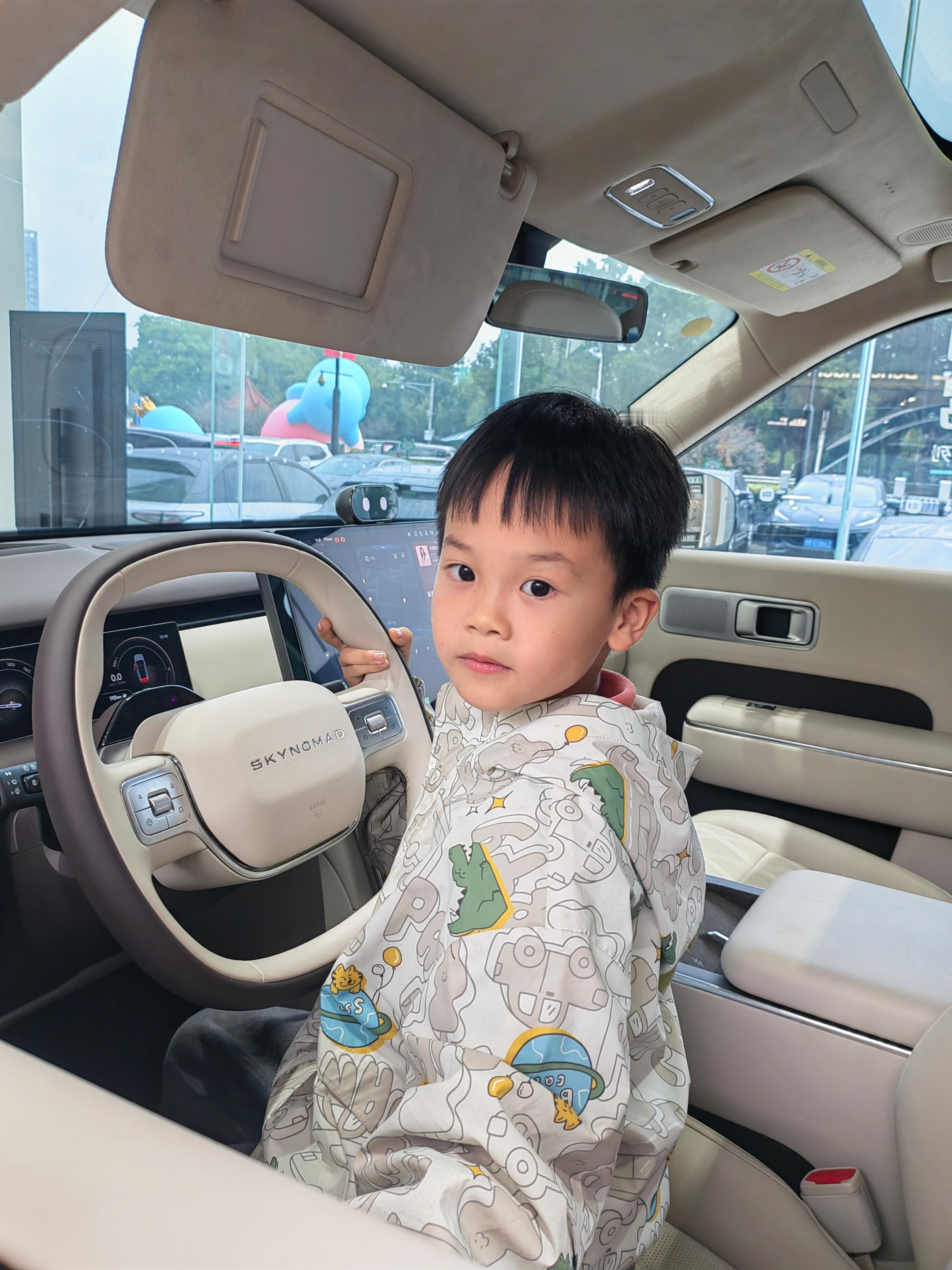 小米车模的一天[收到]#小米su7[超话]##小米汽车[超话]##雷军##雷军[超话]#  ​