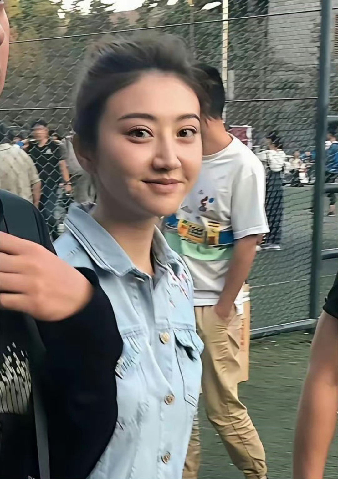 难怪孙宇晨说她很普，放在娱乐圈景甜确实算不上最好看[无聊] ​​​