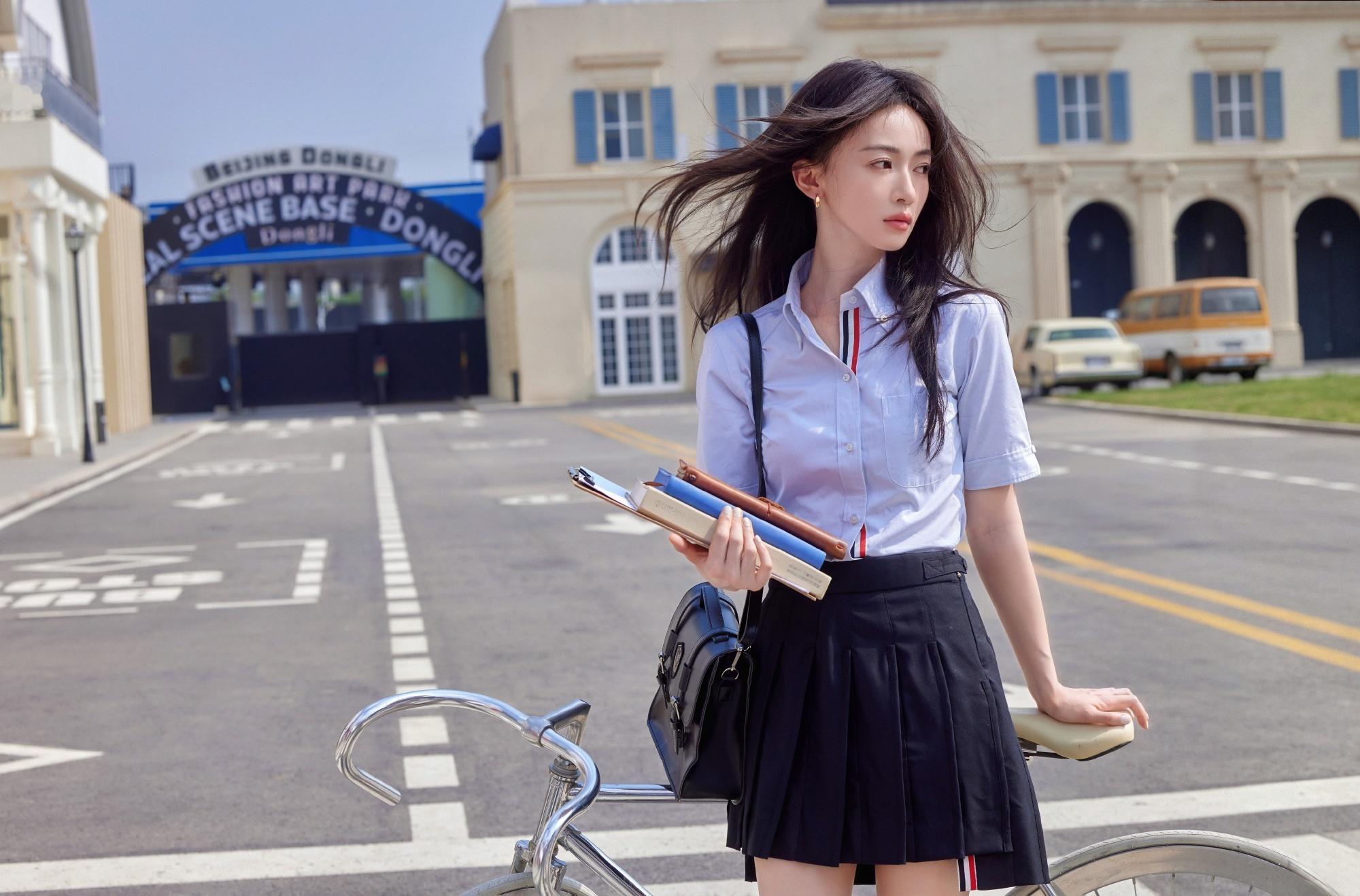 #吴谨言秦长歌# ✿#吴谨言凤不栖# 

有时候，我们需要的只是一点点勇气，去迎接新的可能


｜吴谨言秦长歌｜吴谨言凤不栖｜｜吴谨言周燕｜吴谨言重生之门源起| ｜吴谨言御廷谣｜吴谨言孟廷辉 | |  吴谨言眉林 ｜吴谨言春花焰  | 吴谨言程蔚然｜吴谨言回来的她们｜ 吴谨言密室大逃脱  |  墨雨云 ​
