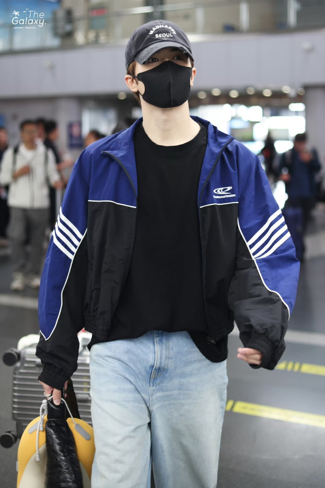 男明星机场私服  ‖  魏晨、蔡徐坤、鹭卓、黄铉辰、金俊勉、尹浩宇、李东海、崔然竣、李楷灿。

cr:logo ​
