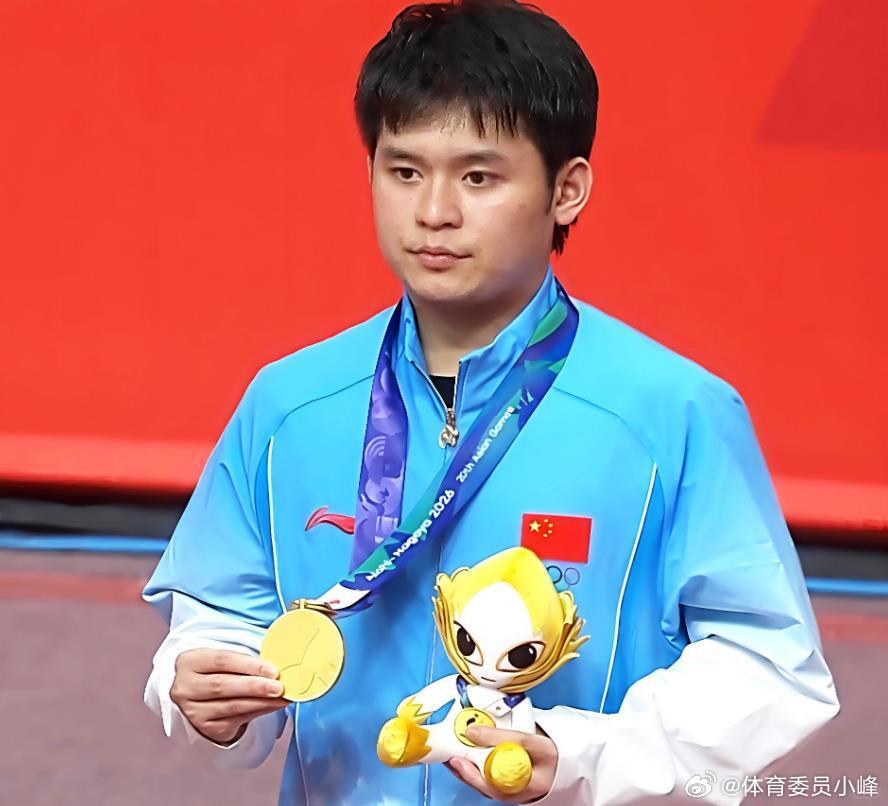 #亚运会MVP评选不是看谁粉丝多#赞同。粉丝多不等于成绩好，MVP就该更看硬成绩，尤其是金牌数。王曼昱本届三金，女团、女单、女双全拿；林诗栋也是三金一银的成绩！要是比粉丝，就玩自媒体吧！竞技体育只看成绩，饭圈那套上一边去！

#中秋国庆体育创作季# ｜#头部热点创作计划# ​