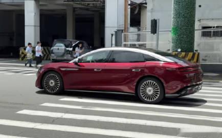 2026年7月9日，多名博主在微博、B站晒出比亚迪王朝首款D级旗舰轿车...