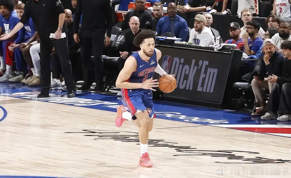 北京时间5月18日，NBA季后赛次轮G7，底特律活塞主场94-125惨...