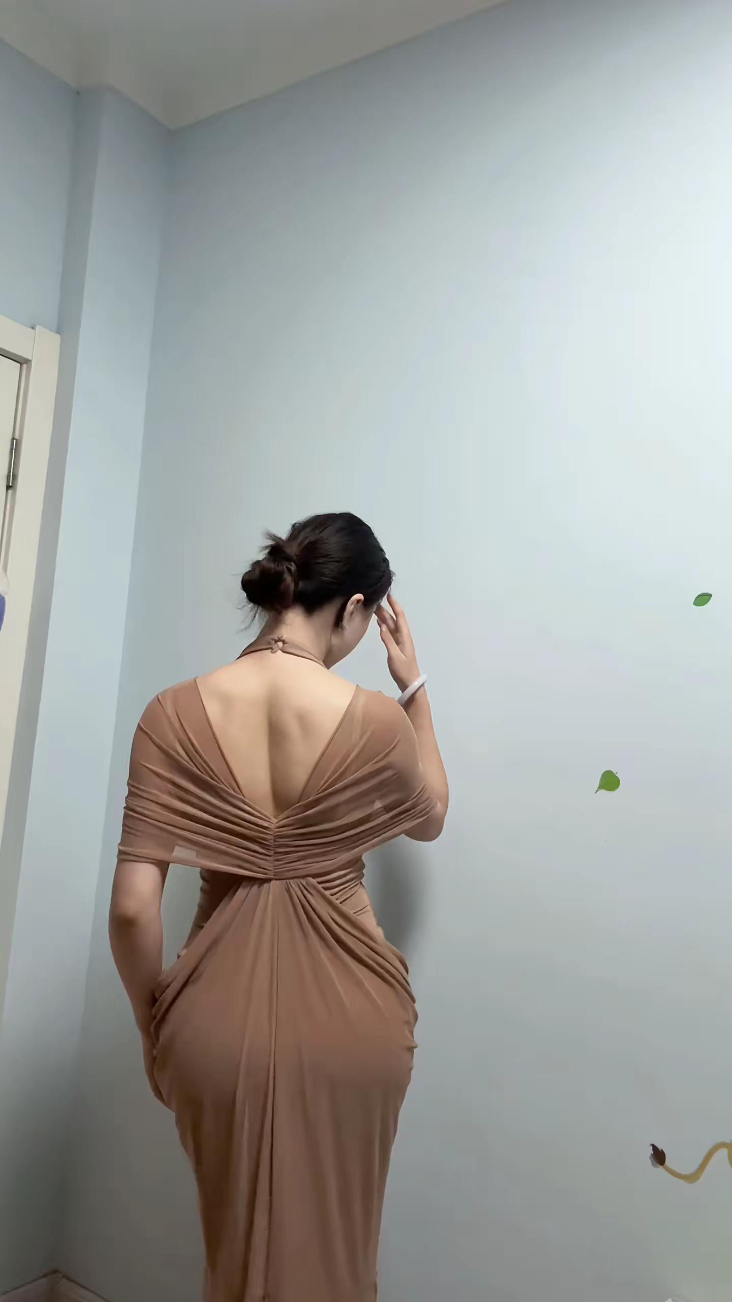 <p>美背杀 <!--{img:0}--></p><img src=