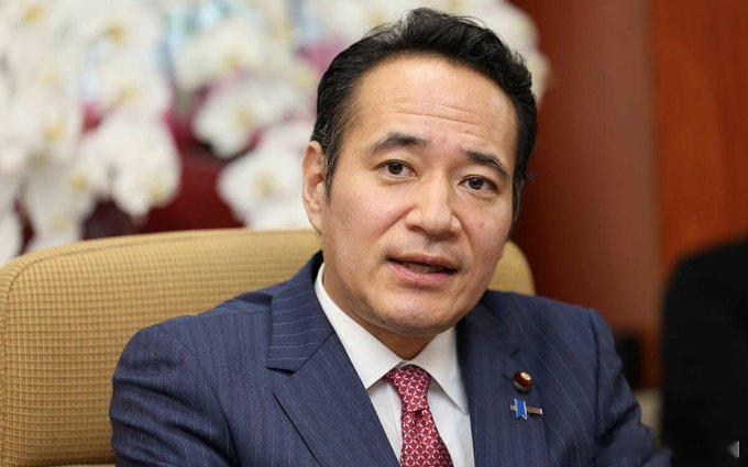 【#日本农相宣布辞职# ，曾被质疑“公报私仇”】据日本广播协会报道，日本农林水产大臣梁和生14日向首相高市早苗提交辞呈。

他此前称，两个未在选举中支持他的地区的预算被大幅削减，这被日本媒体质疑“公报私仇”。 ​