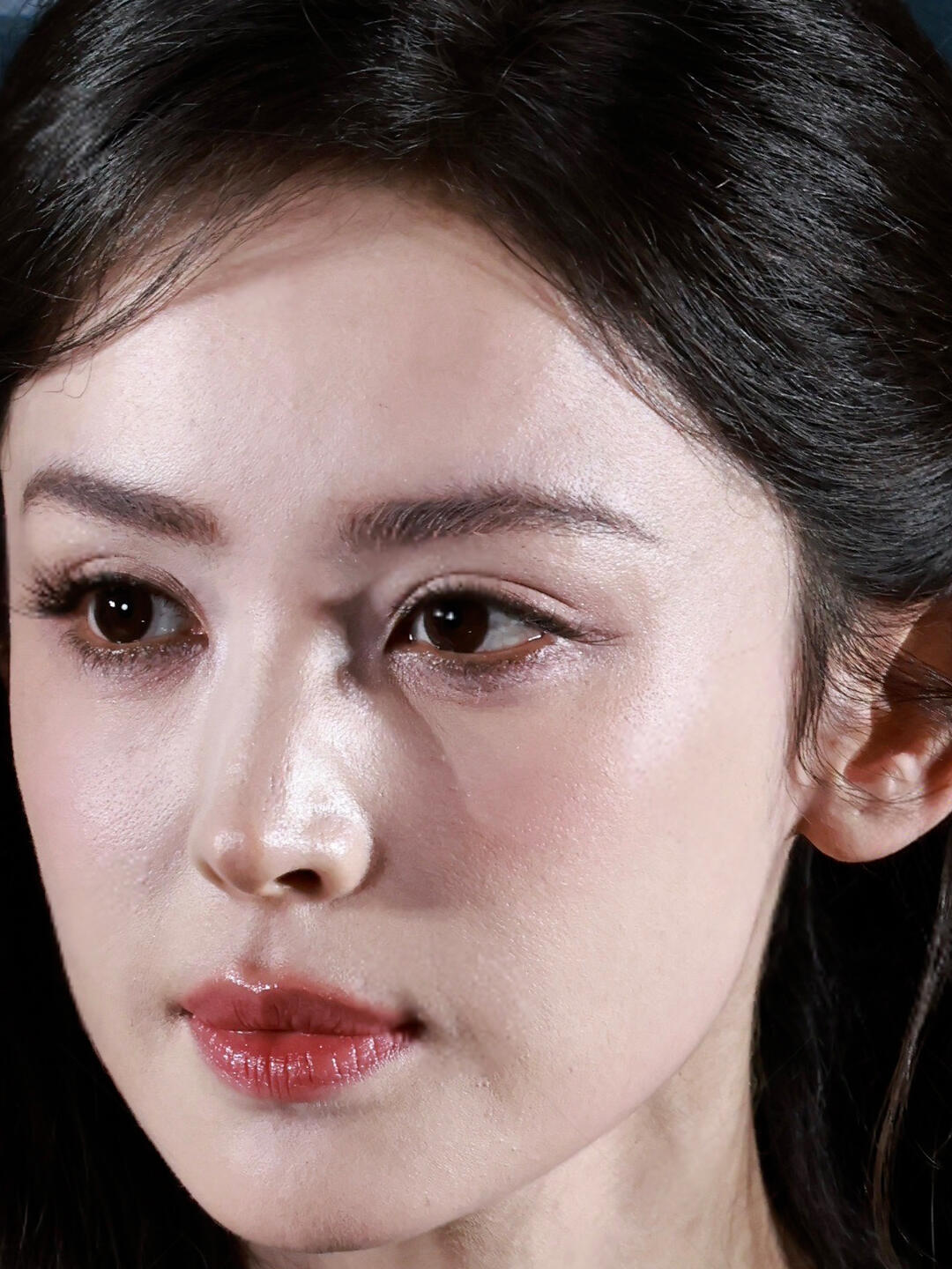 「古力娜扎 怼脸细节」
dd： ​
