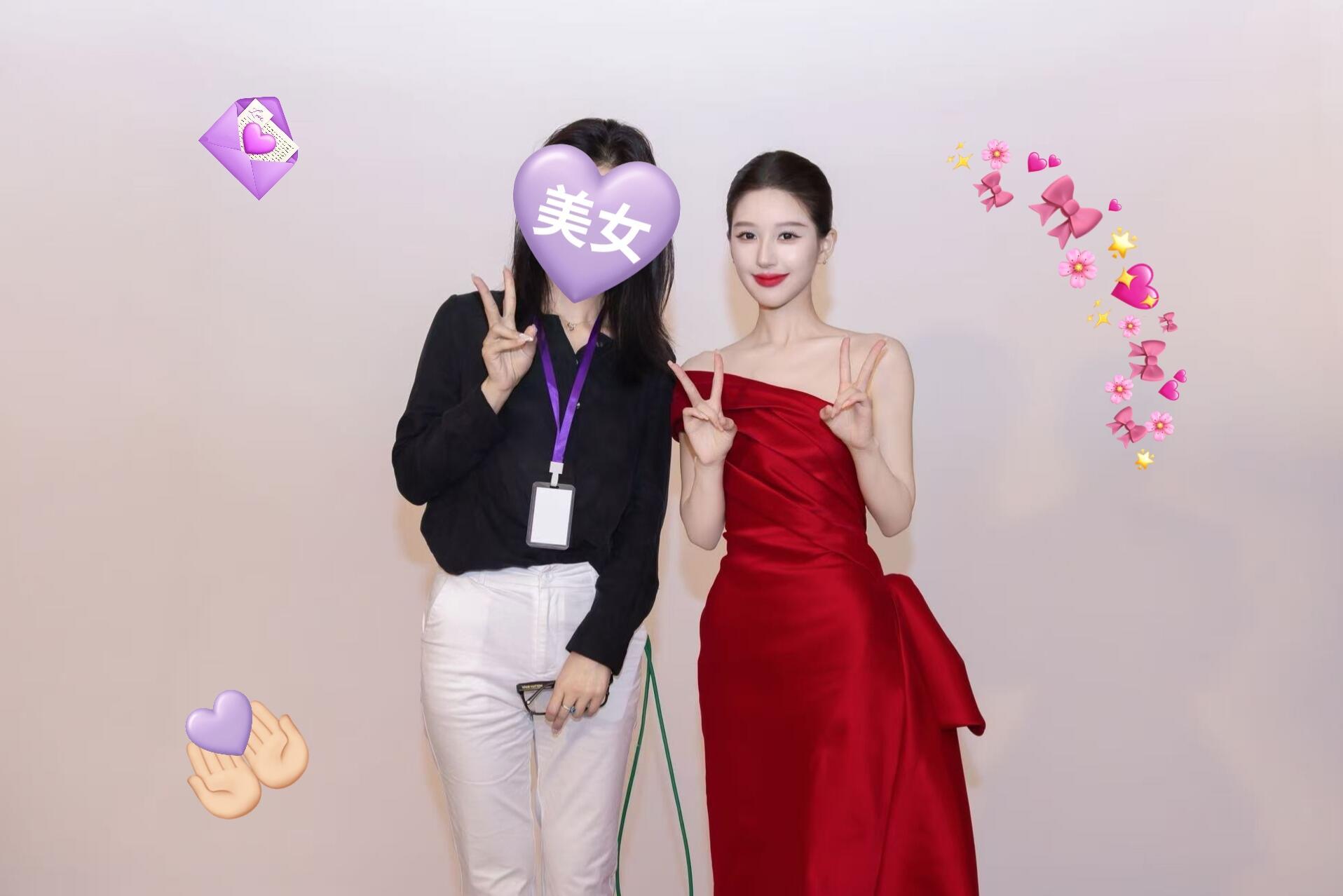 [超话]  露思双立人合照 ​​​
