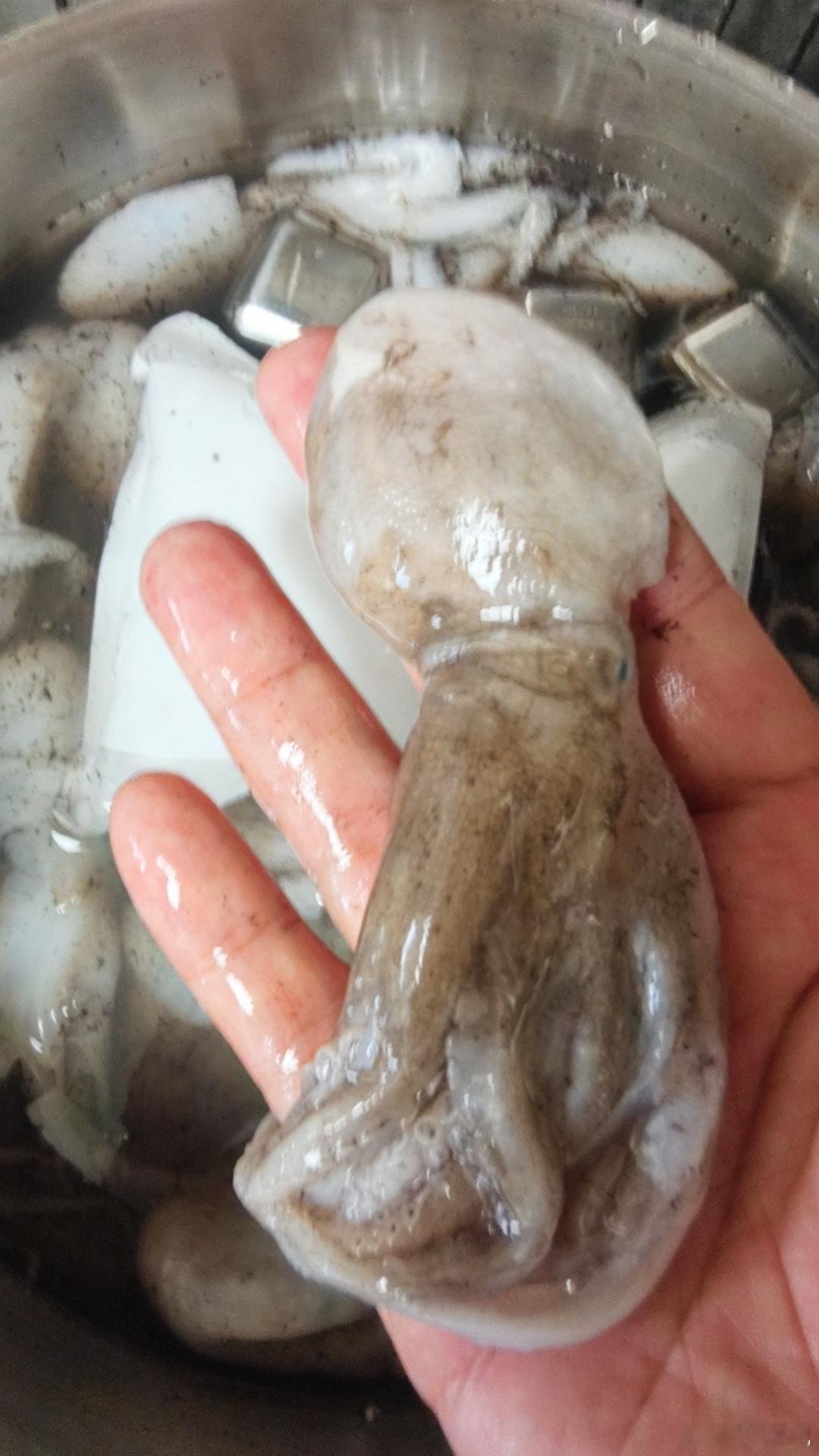 当下是最好的时光。
好好吃饭好好睡觉，
好好陪伴女儿赡养父母，
好好享受自在，
好好学习
亦好好工作着的人生。

#好好吃饭# 
#我的美食日记# 
#四季风物市集-海鲜# ​
