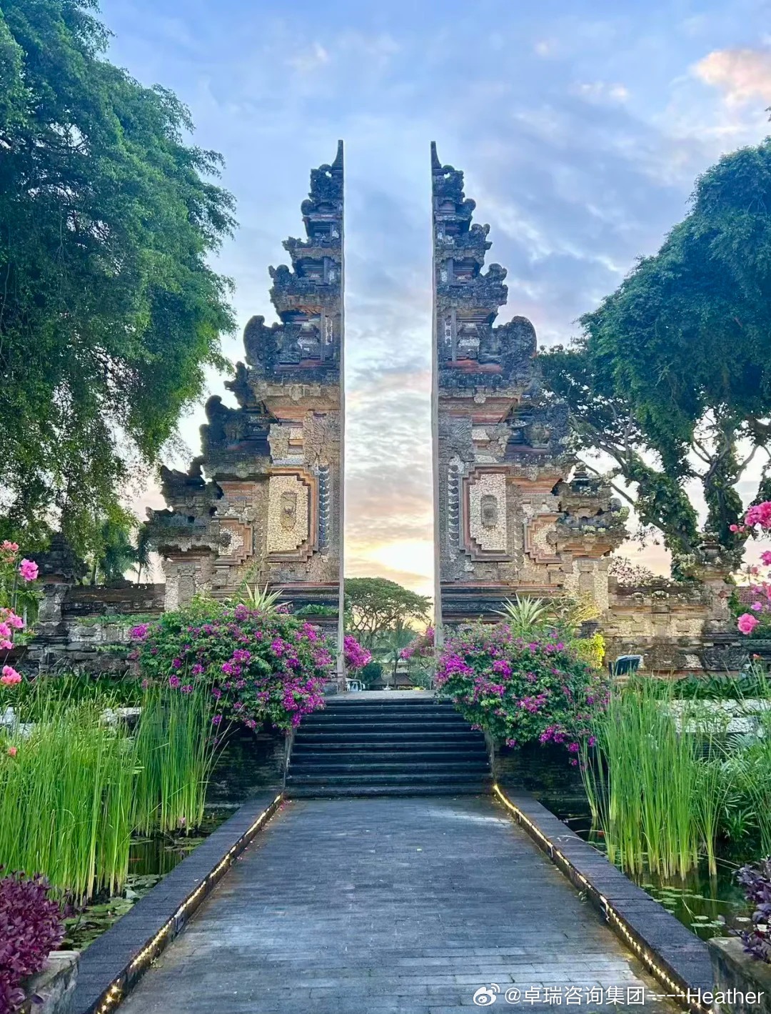 🇮🇩印尼，东盟体量最大经济体，人口基数庞大，镍资源优势带动动力电池产业链。
新版 DNI 负面清单放开大部分制造业，允许外资全资控股。

📝注册要点
▪外资设立 PT PMA 外商公司，至少 2 名股东
▪外籍董事需要办理工作许可，同时配置监事
▪认缴、实缴资本最低 25 亿印尼盾

💡风险提示
零 ​