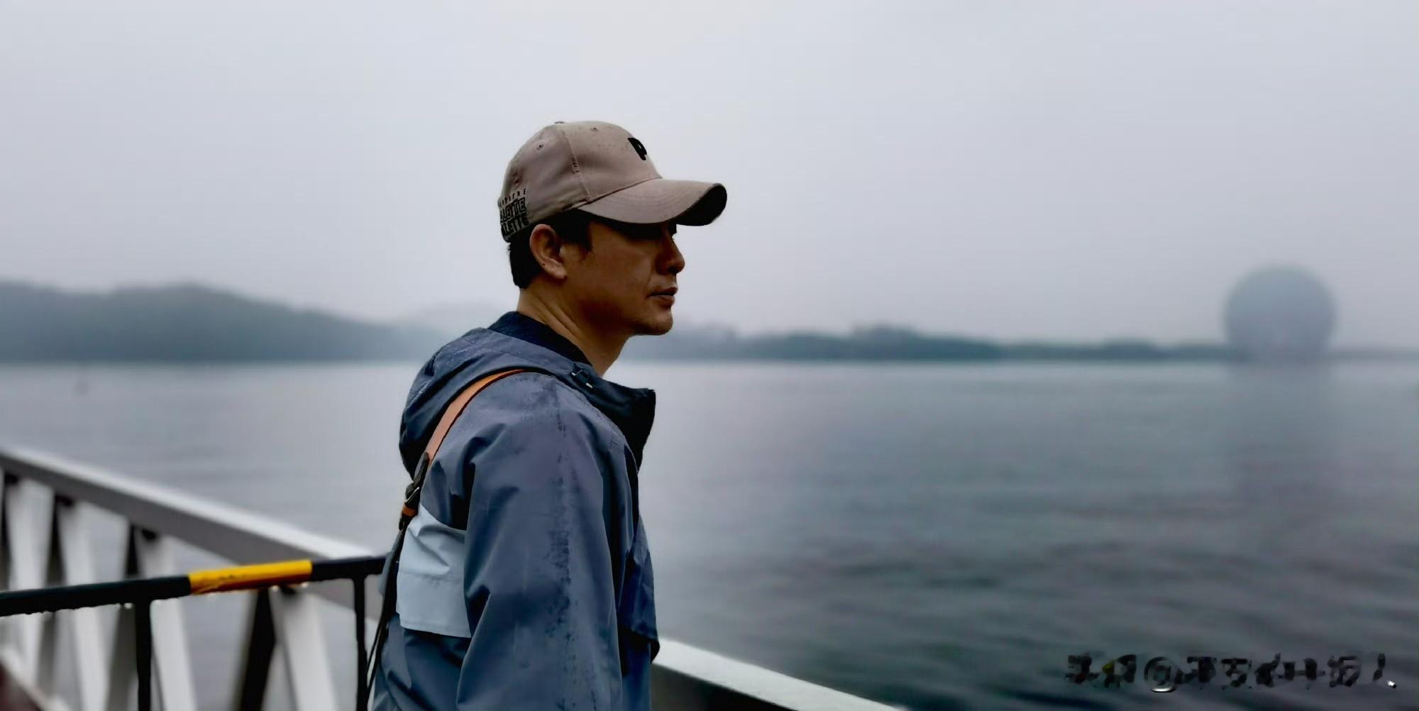 ＃秋季生活打卡季考古张颂文老师微博，老师真会拍，人帅风景好看。@张颂文 [心][心][心]