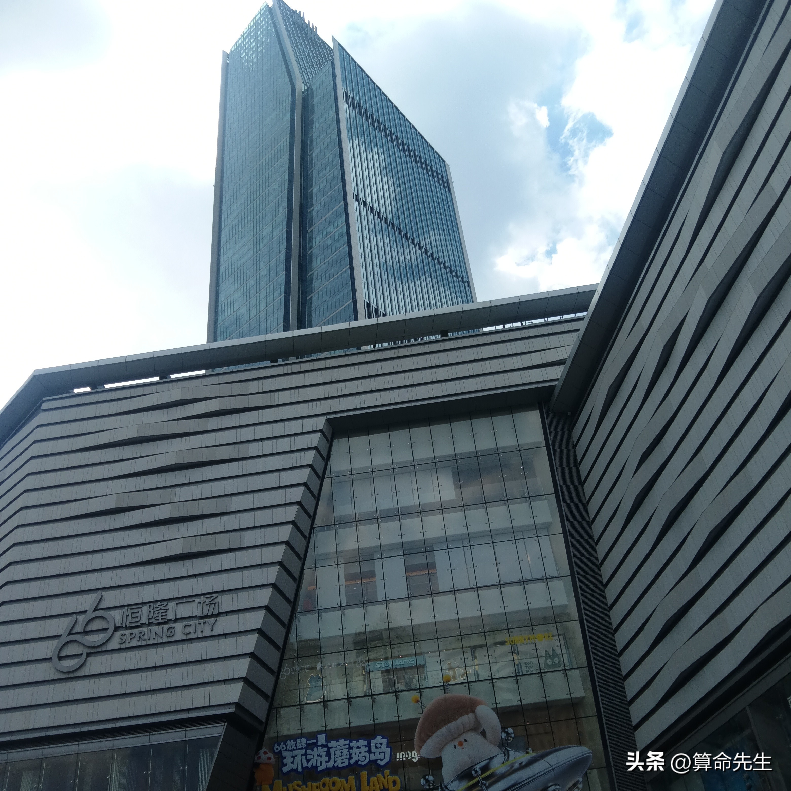 大家有没有发现，我国的军事实力，已经无比强大了？
新中国成立以后，中国军队几乎都是百战不殆！
抗美援朝战争，中国和朝鲜胜。珍宝岛战争，中国胜。中印战争，中国胜。对越自卫反击战，中国胜。捍卫中国南海主权，中国胜。
事实证明一切，事实大于雄辩！假如中国军队不敌美军、日军，何来今天的太平盛世？军事