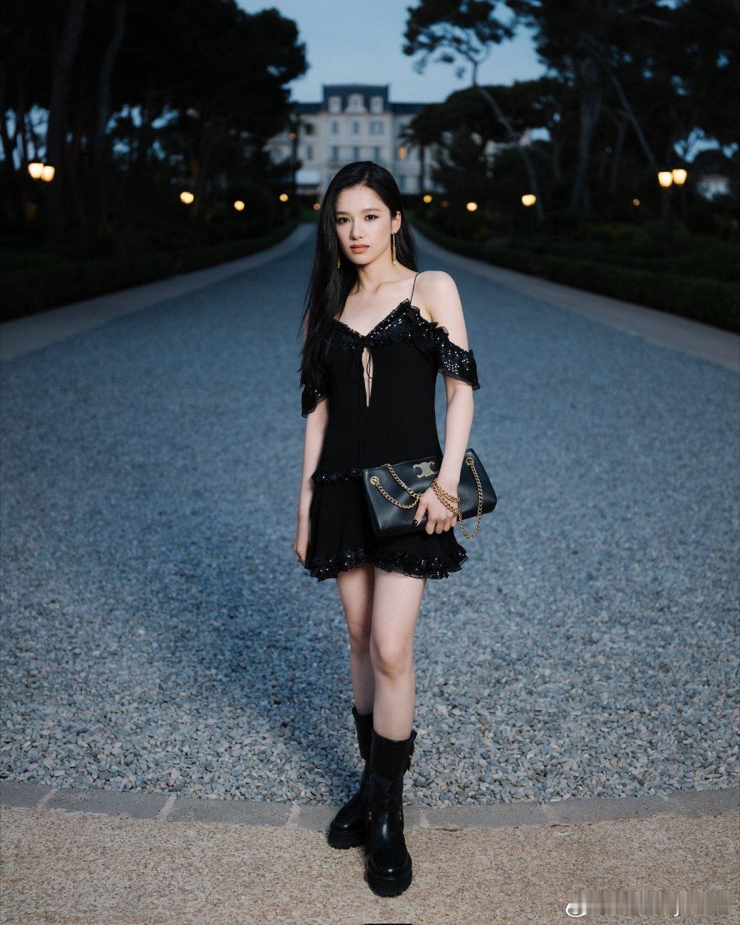 #张婧仪[超话]# 我好喜欢婧仪的这个造型！ ​