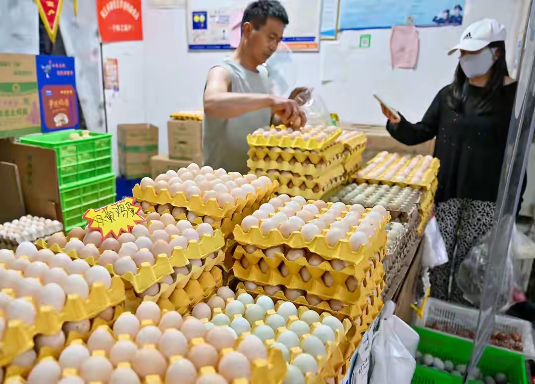 国家统计局9月9日发布的数据显示，8月份，全国居民消费价格指数（CPI）同比上涨0.8%，环比上涨0.4%，扣除食品和能源价格的核心CPI同比上涨1.0%。从最新物价数据中，能读出哪些信息？

很多人一看数据回升，就觉得是不是又要面临通胀压力了，其实大可不必恐慌。这次物价温和上涨，很大程度上是受外部