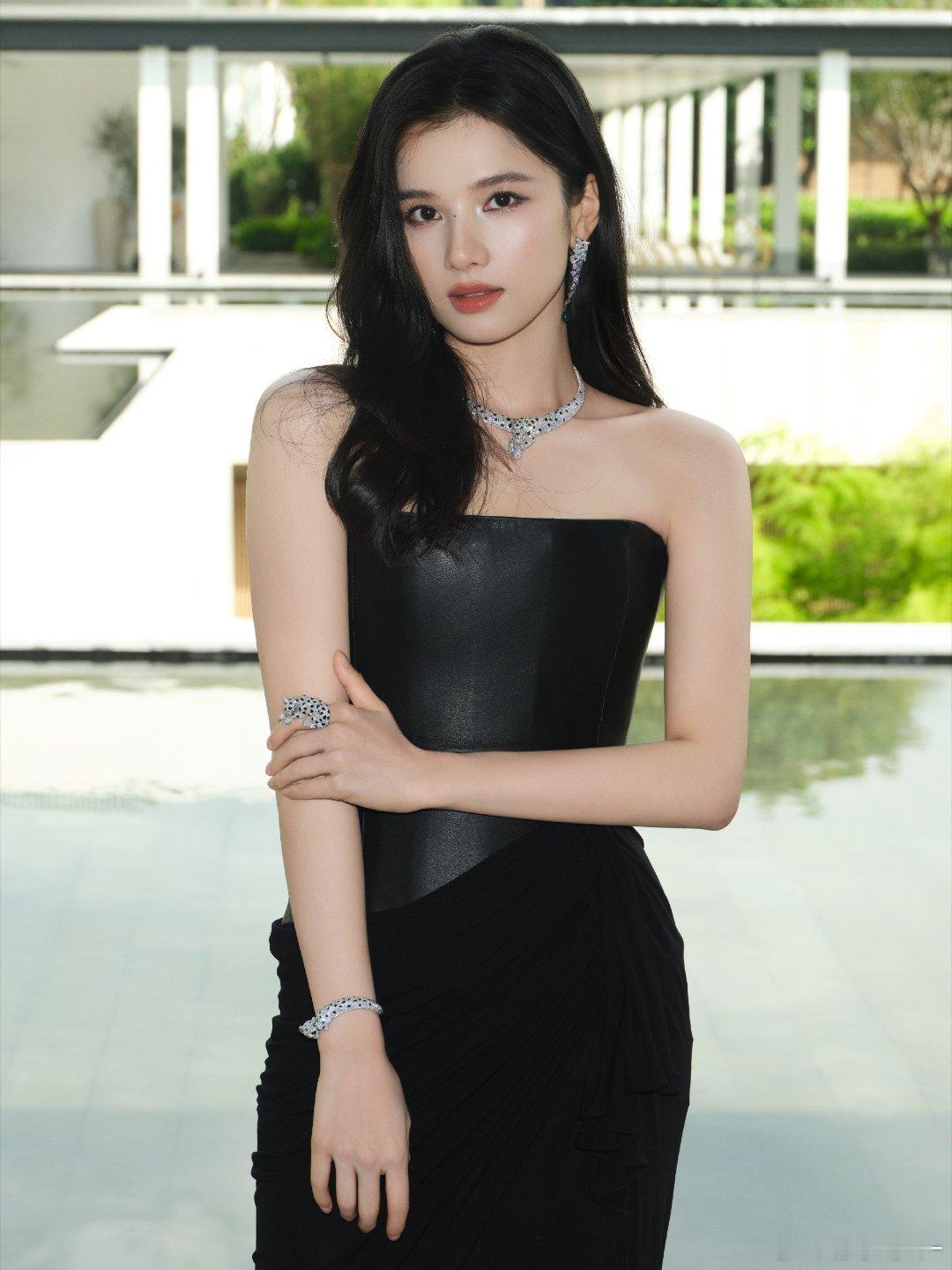 #张婧仪[超话]##张婧仪代言比亚迪秦max# [兔子]#张婧仪梦花廷# 🍵很多tt ​