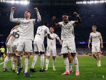 💪皇马新赛季穆二期启航！2-1击败西班牙人取得开门红，迪奥曼德、贝林厄姆等球员表现亮眼。穆里尼奥的战术体系需要时间磨合，但三分到手为新赛季开了好头。银河战舰，再次起航！#皇马穆二期启航##战术需要时间##银河战舰起航# ​