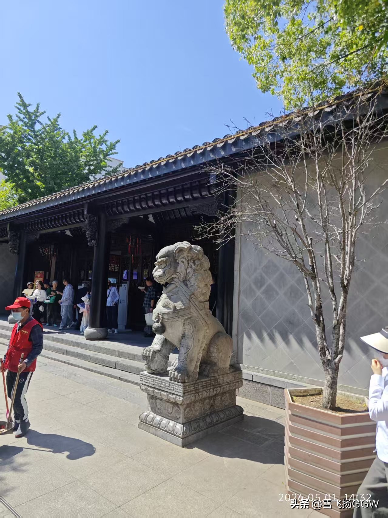 合肥李氏家族六兄弟个个如狼似虎

★李鸿章父亲叫李文安，母亲是李氏。李文安有六个儿子，老大李瀚章拔贡出身，跟曾国藩办粮台起家，后任湖南巡抚、湖广总督、两广总督。人称“李大先生”。
老二李鸿章字少荃，道光二十七年进士，淮军创立者，历任江苏巡抚、湖广总督、直隶总督兼北洋通商大臣，授文华殿大学士，封一等肃