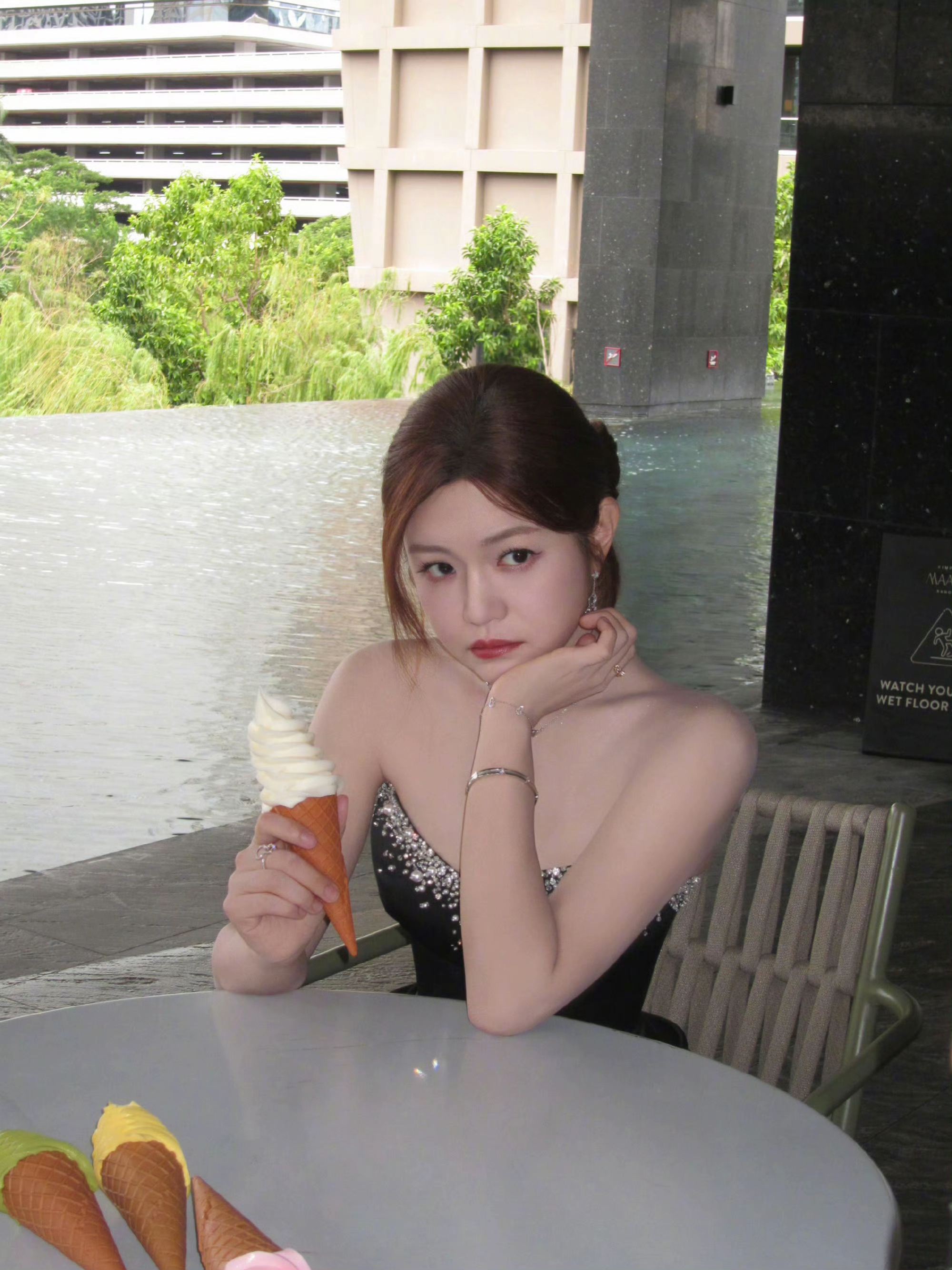 妍希今天真的有点甜，是很甜的那种