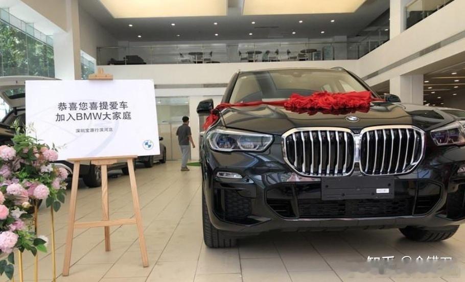吴大山个人摄影作品：我卖出去交付的第一辆宝马X7。 ​