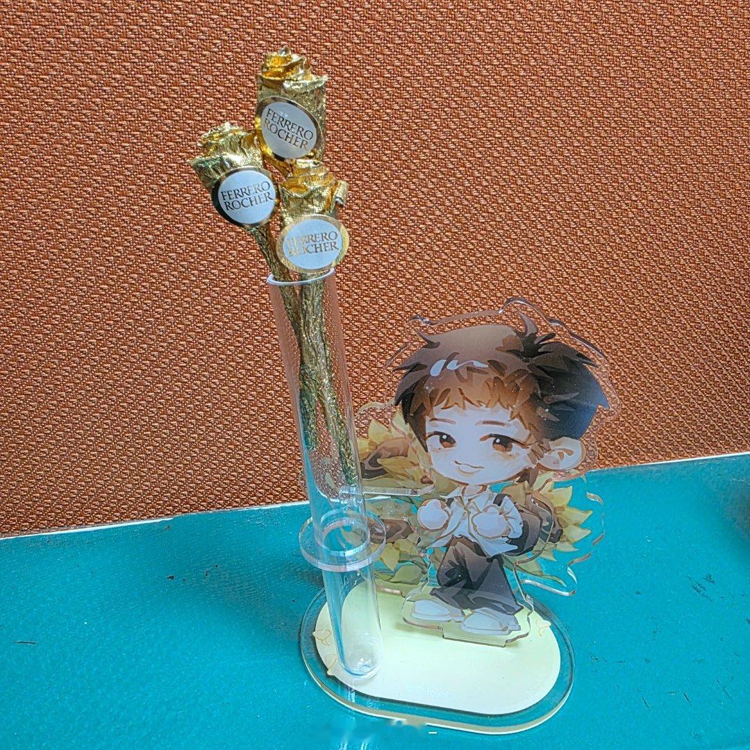拿来插金莎花好像有点合适[思考] ​