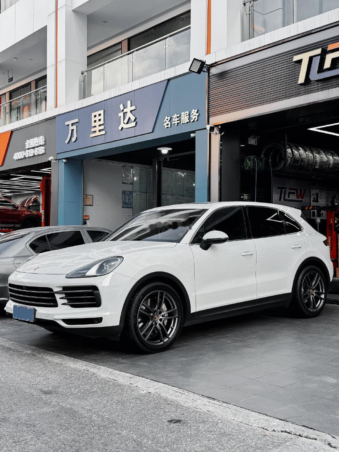 你的卡宴轮毂、选对了吗？

非常难得，看到他最初的模样，21寸
卡宴 turbo design 铂金色，真好看，
简单的10条幅，搭配米其林PS4轮胎、
意大利科吉 精准动平衡，完 工 案例！
 
#保时捷#卡宴#保时捷轮毂#科吉动平衡
#TLFW #定制锻造轮毂 #定制锻造
#深圳轮毂改装店#置换轮毂#回收轮毂 ​