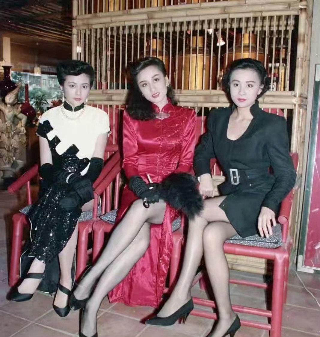 终于理解了李连杰当初为何拼命地追利智，这身材真的太绝了 ​
