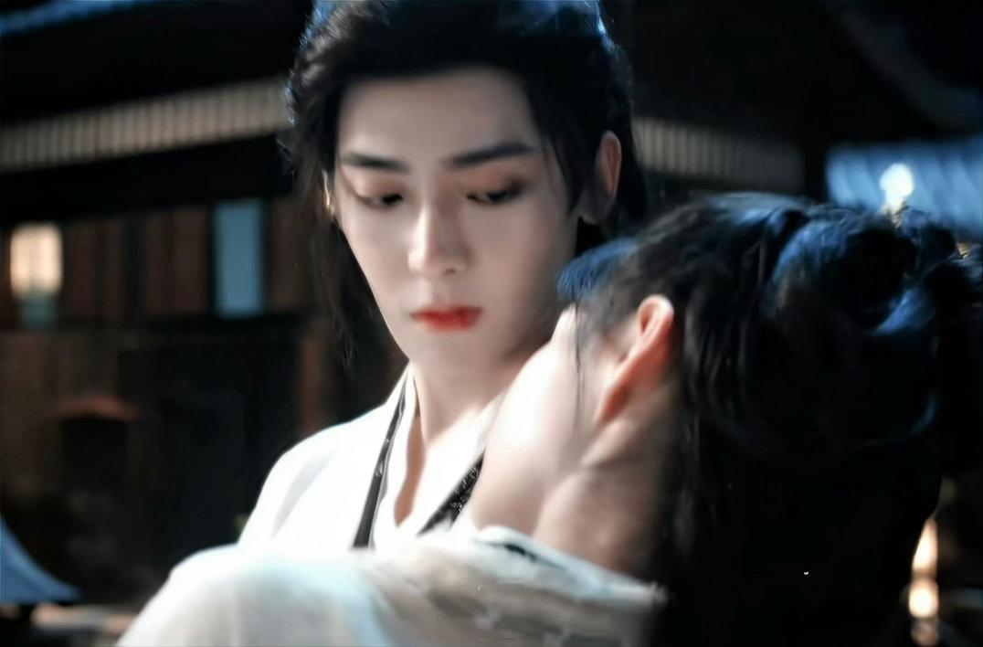 #虞书欣侯明昊城墙门壁咚路透#

当演员是专业的[赢牛奶]期待侯明昊碧血蝉就够了，来看小侯的雀骨[兔子] ​