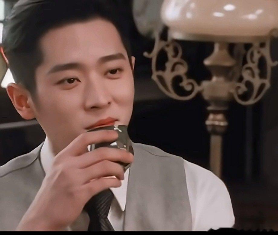 #丞磊玉簟秋红眼演技#

预判丞磊这部剧后飞升顶流层！
演技，颜值双在线，不飞升都不行[太开心] ​