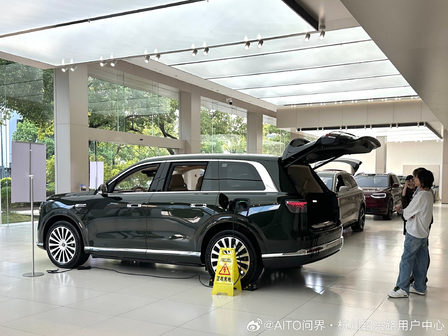 💌AITO问界七夕体验活动
把爱藏进座舱，把美好交给旅途
🚗问界，陪你奔赴岁岁朝夕
#AITO授权用户中心·杭州绍兴路# ​