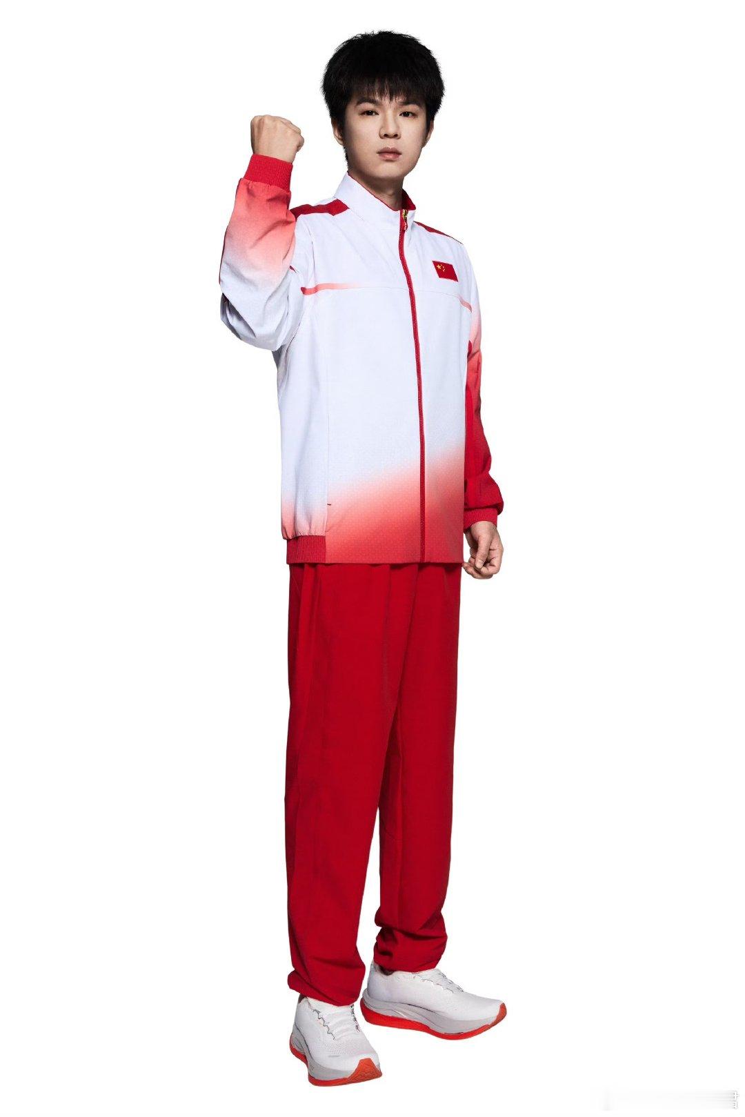 #和平精英亚运会倒计时三天##中秋就馋这口了#和平精英亚运就剩三天啦！领域马上要跟队友一起站上赛场，从PEL打到亚运会，好好放手去打，期待看到他们的发挥✨ ​