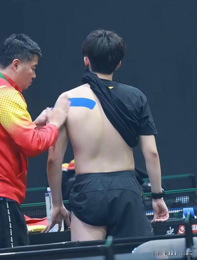 让人心疼无奈退赛，王楚钦 温瑞博 林诗栋先后退出澳门冠军赛，确实让大家担心，主要是保亚运会，这次比赛上领奖台是要升国旗的。