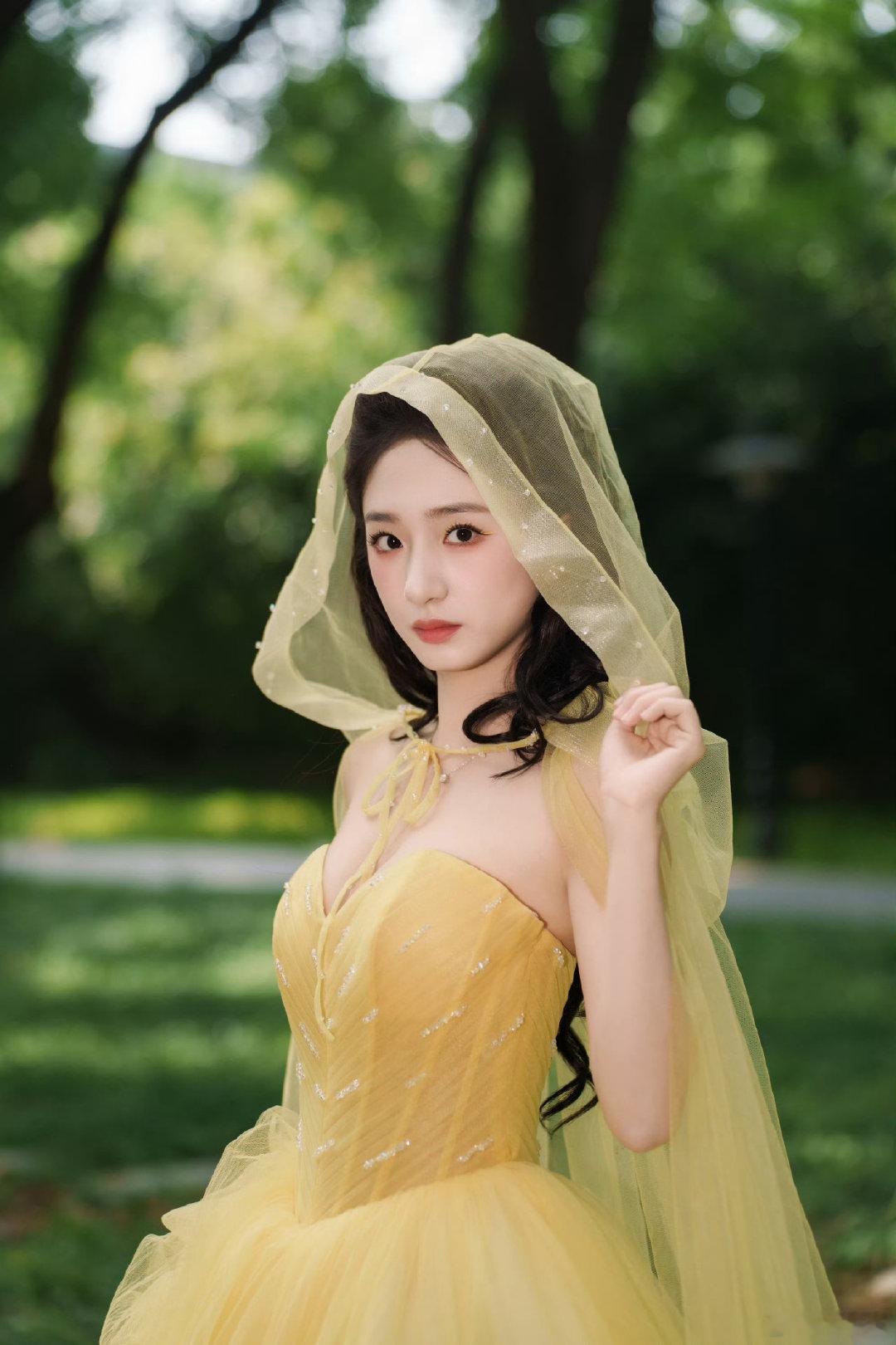 #谭盐盐[超话]#tyy#谭盐盐# 

我家的迪士尼在逃公主！

​