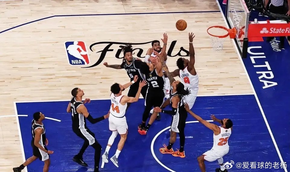 阿奴诺比反超布伦森登顶FMVPicon榜！  NBA官方今日更新了FM...