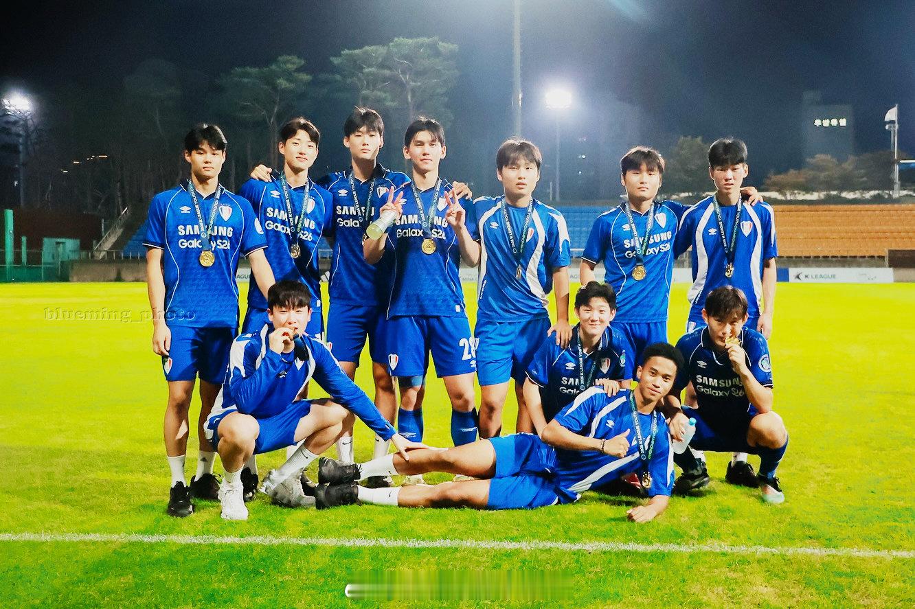 恭喜水原三星U18梯队大小老虎双胞胎兄弟（哥哥金志虎、弟弟金俊虎）跨级入选中国U17国家队🐯💪#中国足球[超话]# ​