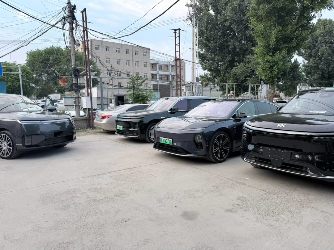 最近公司全是这个中大型suv ​​​