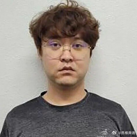 #韩警方认定遇害女生与嫌犯曾是恋人#不是随口说的，是根据物证和测谎仪综合得出的结论，可信度极高。

而且毕业证可以邮寄，讲师家离学校十几公里，女生没任何理由去讲师家里，实际种种迹象指向两人有瓜葛。

这也提醒众多恋爱脑，遇到垃圾要赶紧跑，不要掺合在一起，保命最重要。 ​