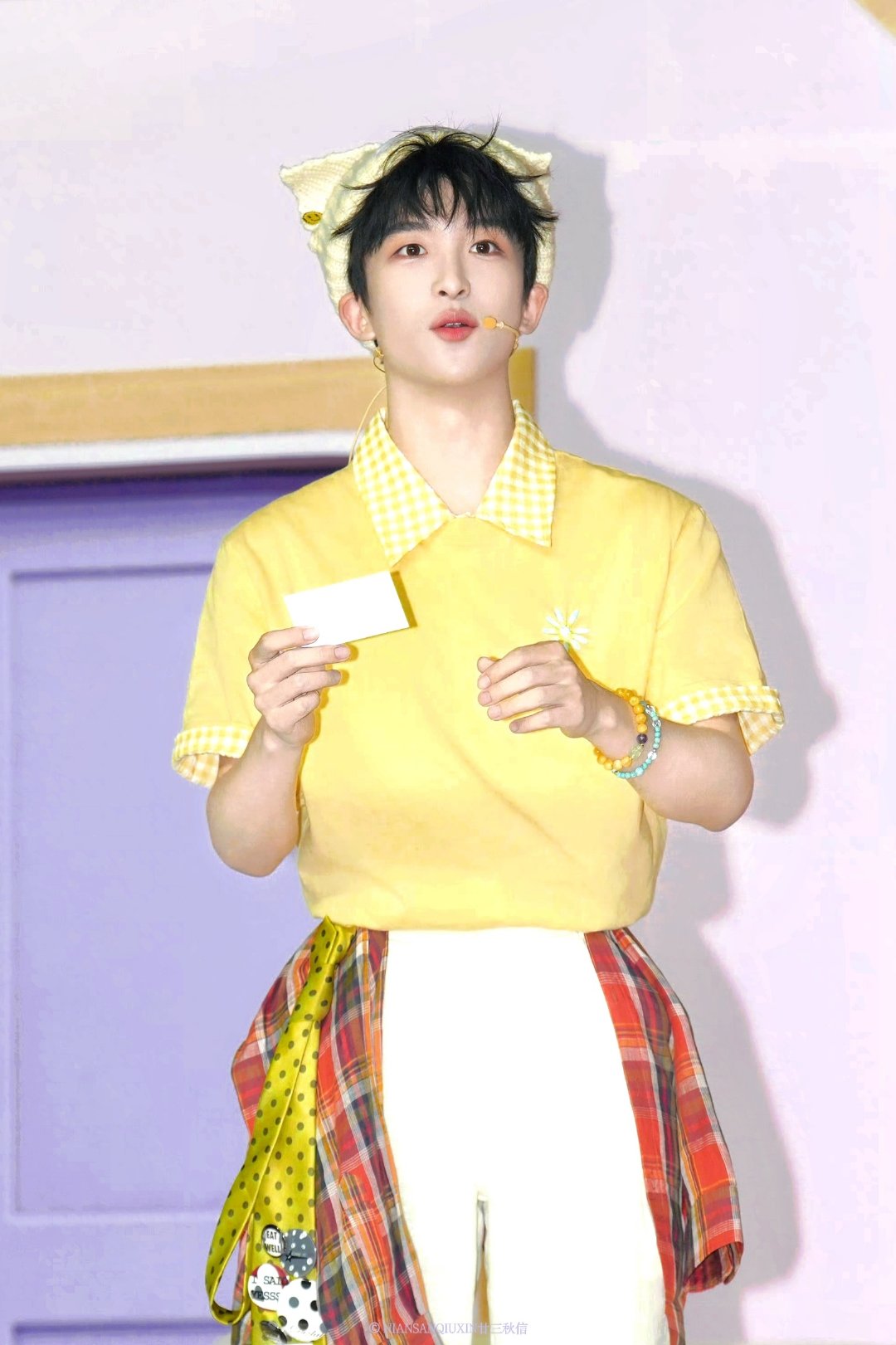他好像知道自己很萌！#黄子弘凡# ​