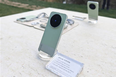 博主数码闲聊站曝光了vivo X500 Pro的详细参数。与上代产品主...