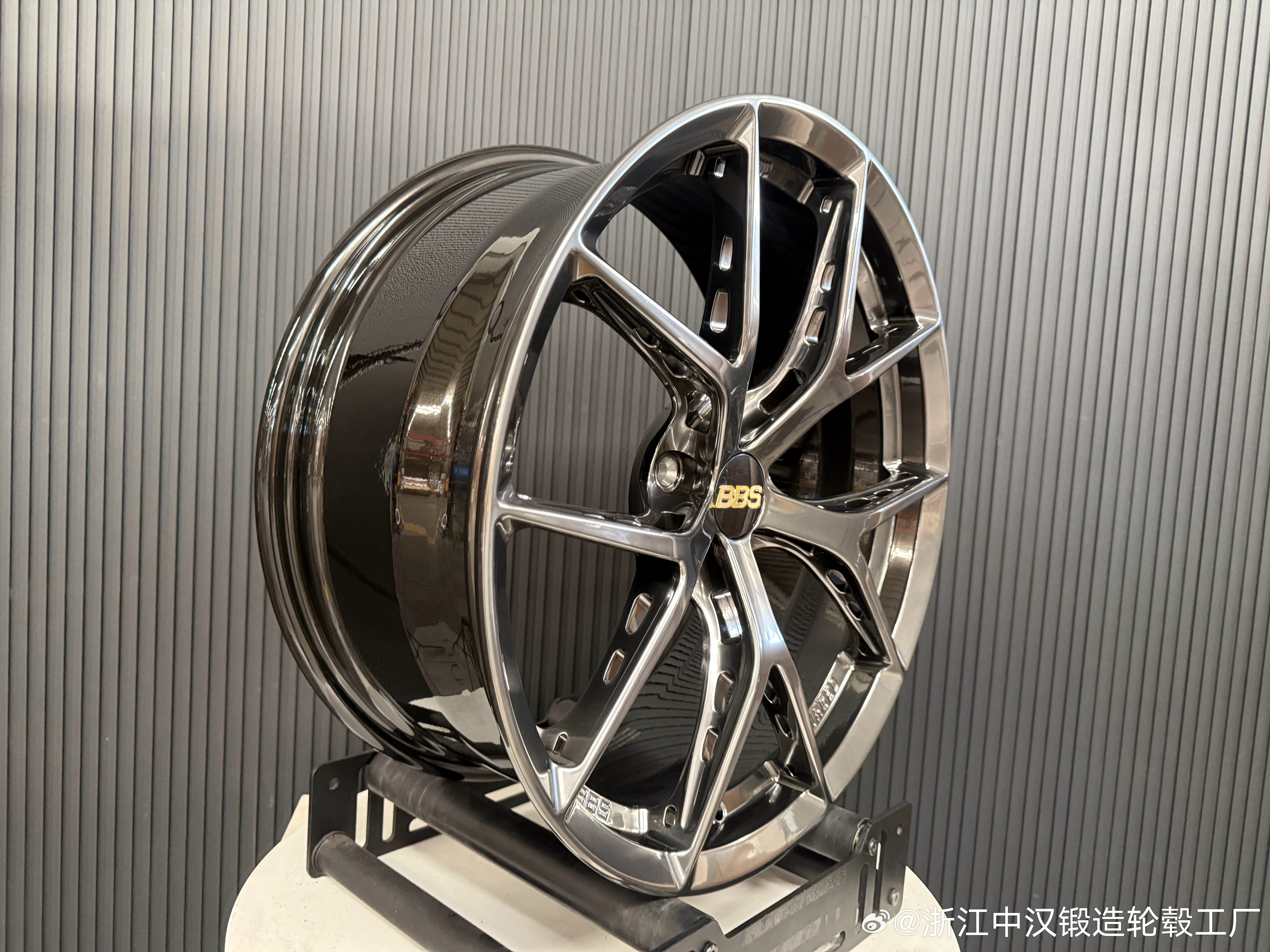 宝马3系改装国产BBS FIR中汉锻造轮毂，颜色高亮黑 ﻿ -r-ty...