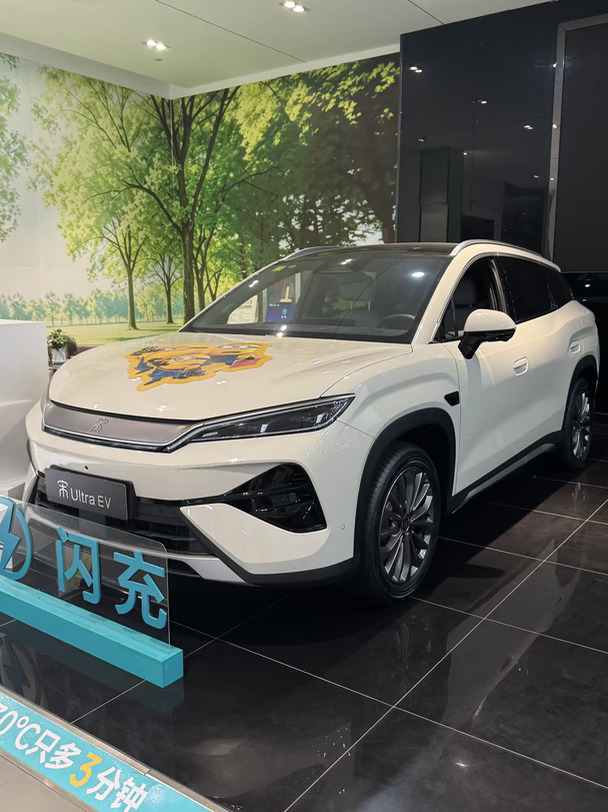 武汉宋 ultra ev710km 超越米色实车已到店！