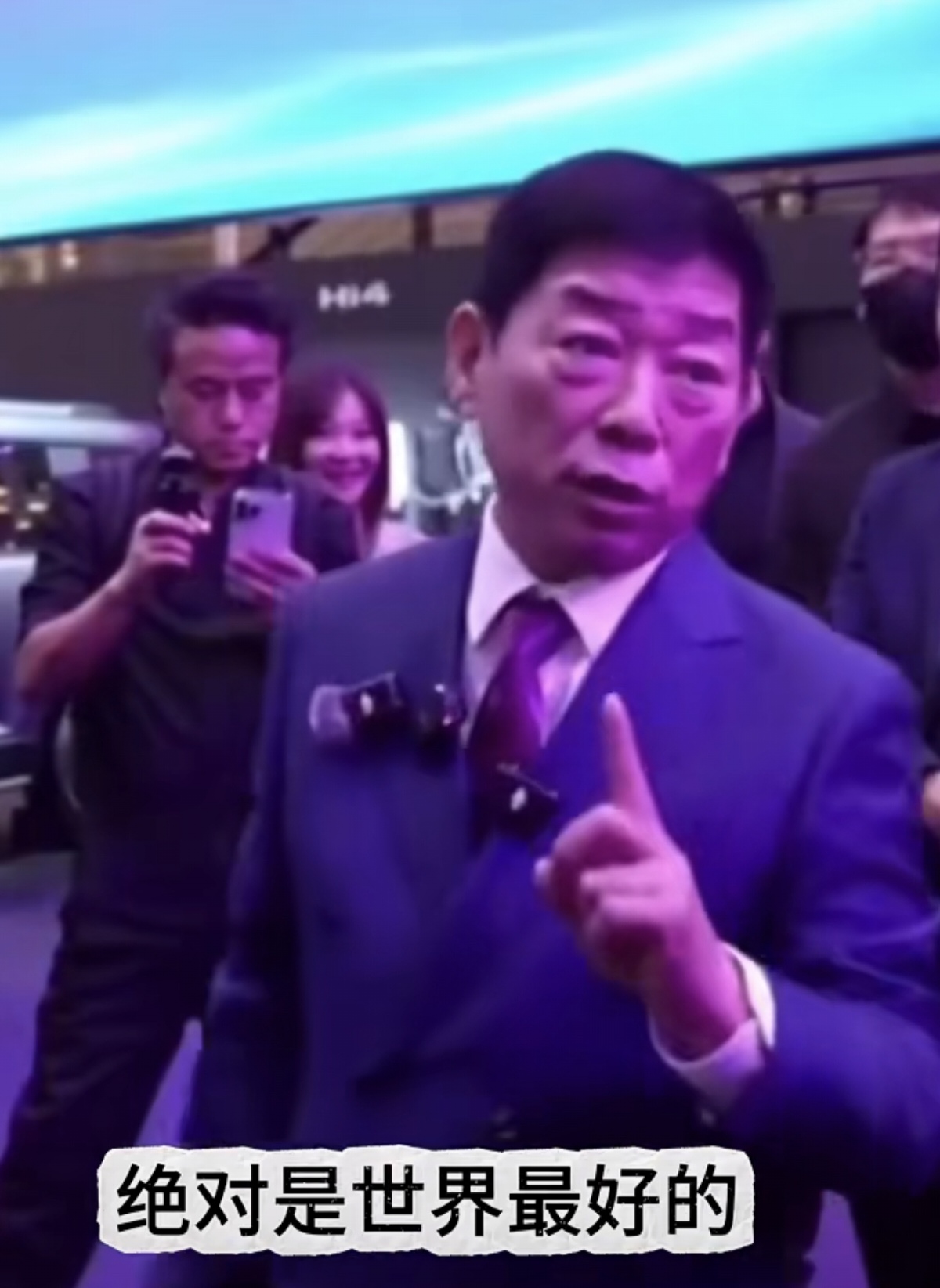 魏建军车展直言：我们这套柴油混动，绝对是世界最好的，我不是瞎说。
长城自研柴油混动系统。传统柴油车扭矩大、续航远，但是振动噪音大，排放难达标。这套混动技术正好补齐了柴油发动机的短板，用电机抑制抖动，优化尾气净化，解决了柴油车在城市使用的痛点，也是全球为数不多实现量产的柴油混动方案。
从公开参数来看，