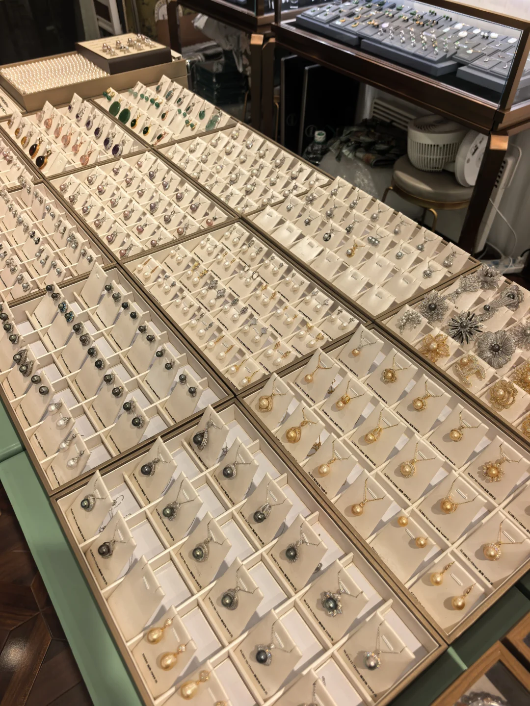 深圳水贝天津分贝！应该买黄金还是珍珠呀？