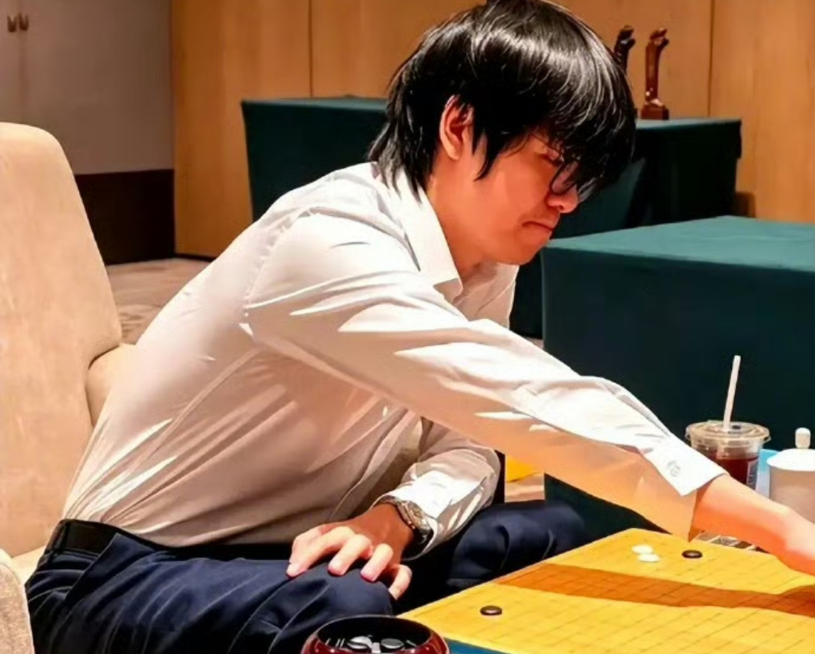 久疏赛场依旧全胜夺冠！柯洁坦言好久没下棋，棋王中王赛事上演王者归来  ...