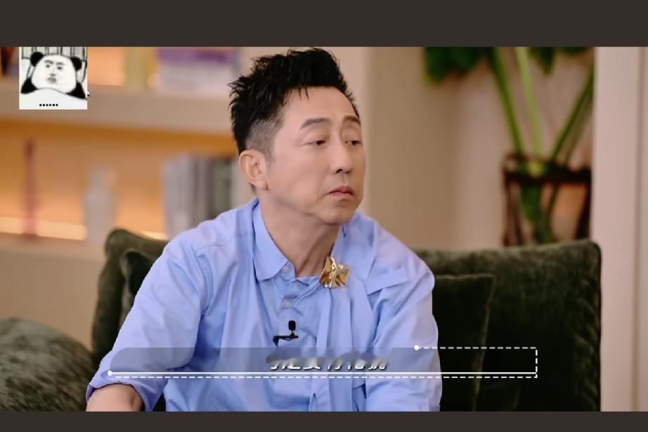 庾澄庆“虽然和伊能静离婚，但是我们把儿子教育的很好，我对恩利就两点要求，第一就是要有礼貌，第二是要有同理心，你可以在家里生气，发脾气，沮丧都可以，但是在外面要有礼貌，同理心我觉得你要懂得反馈，别人对你好你也要对别人好，不要觉得理所当然。”

虽然爸妈离婚，但是恩利确实没有走岔路，有的星二代从小叛逆还
