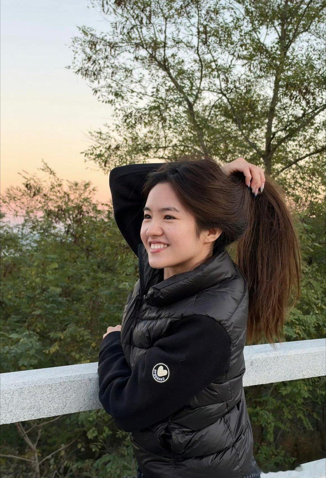 我的天啊，李勒优回应与嫂子关系，看来网友这波分析对了
#李勒优说和嫂子关系非常好##李勒优回应与嫂子关系# #李勒优出镜多年没拿过工资# ​