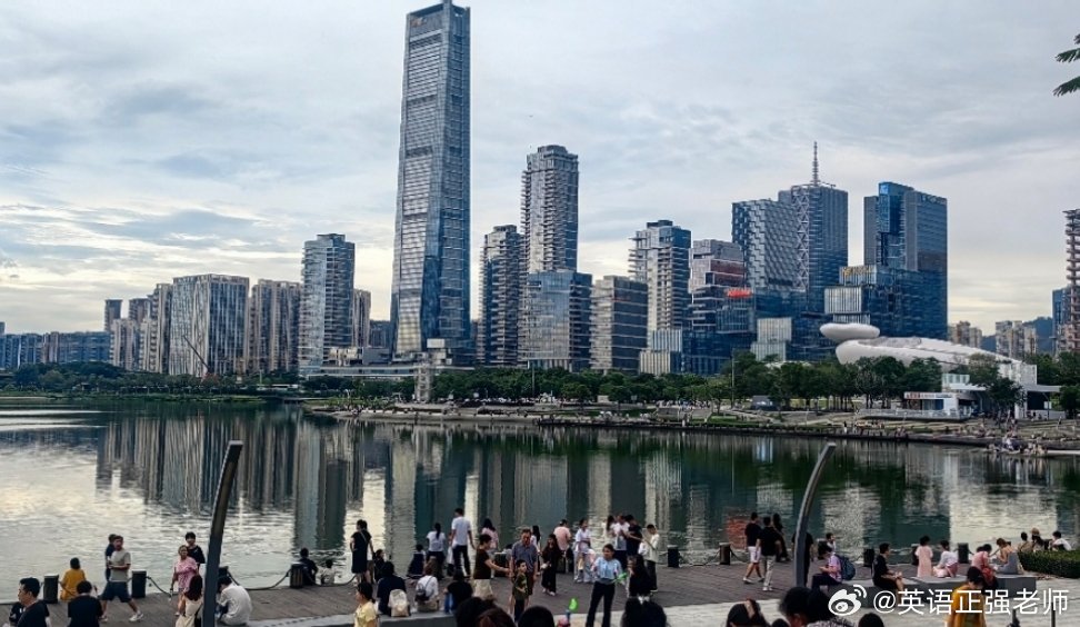 俄解除不明原因肺炎防疫措施 还是要慎重对待。想当年，我们付出了巨大代价来管控；现在，随便就解除，让人心生不安。真希望是虚惊一场。当然，也提醒我们，做好个人的安全防范比什么都重要。还是要尽量避开封闭人多的场所。未来拼的是好身体。 ​​​