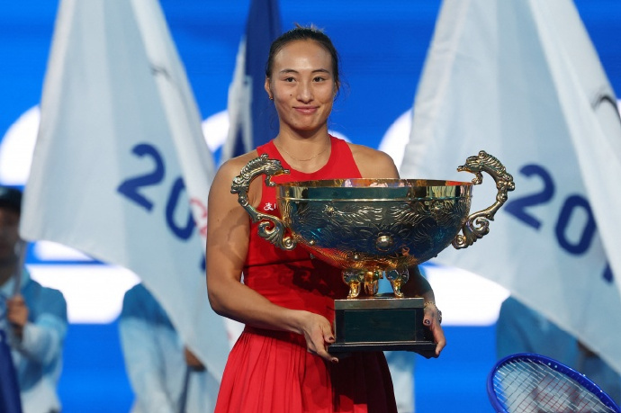 #郑钦文将参加WTA250中国香港站#【官方：郑钦文、大威廉姆斯将参加WTA250中国香港站】据官方消息，郑钦文、大威廉姆斯将参加WTA250中国香港站。
2026年WTA中国香港网球公开赛将于11月2日-8日进行，这项250级别的赛事官方今天宣布，新科中网女单冠军郑钦文以及美国球手大威廉姆斯参赛。除了单打项目外， ​